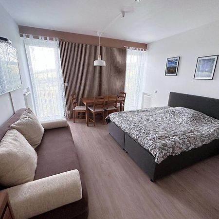 Miky Apartman Klinovec Meadow โลชนา โปด กลิโนฟเซม ภายนอก รูปภาพ